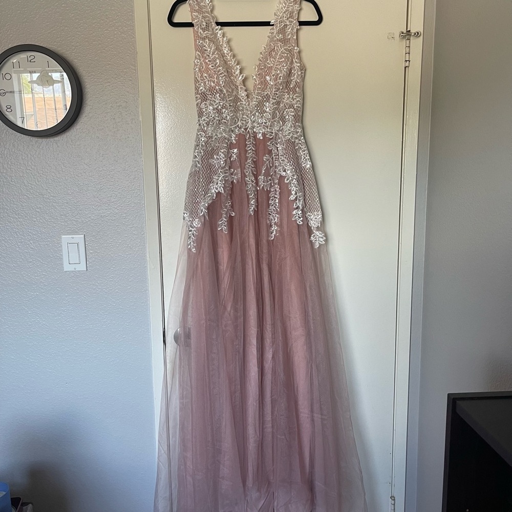 A-Line/Princess V-neck Sweep Train Tulle Evening Dress With Sequins Split Front